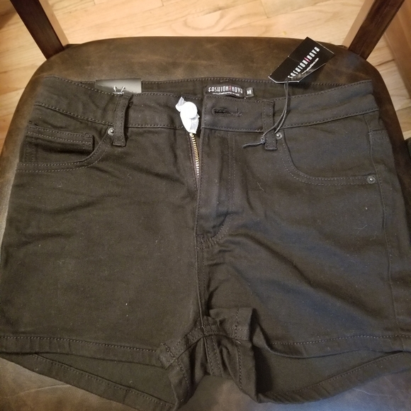 Fashion Nova Pants - Black shorts